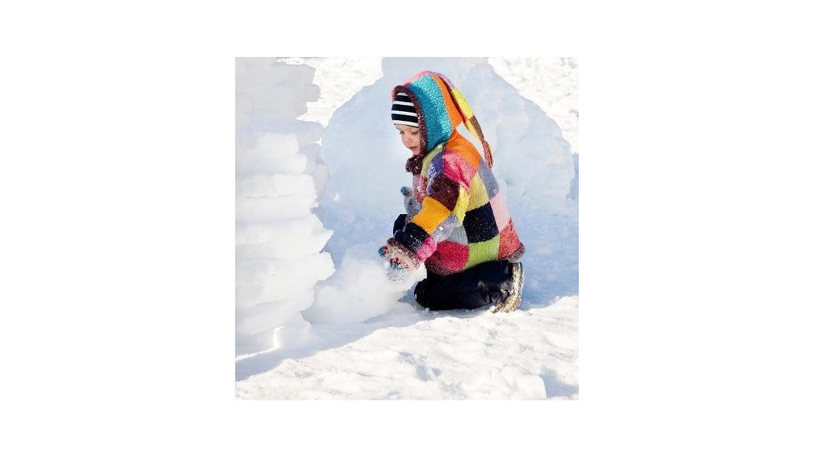 28. 12. 2018&lt;br&gt;Stavanie snehových sôch v detskej lyžiarskej škôlke