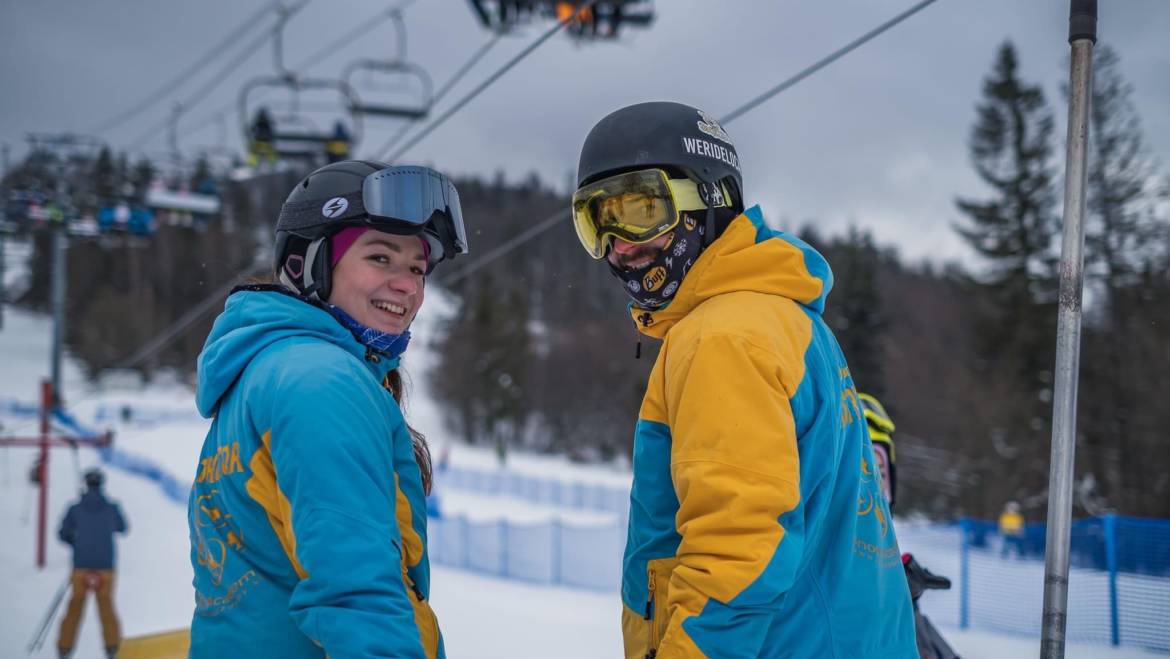 Bezplatná skupinová výučba lyžovania a snowboardingu