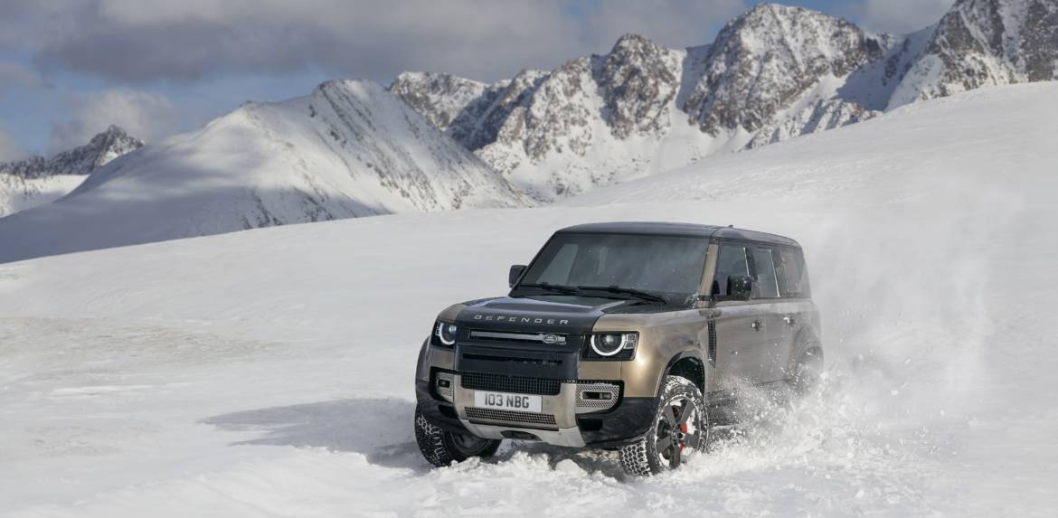 Land-Rover-DEFENDER-T.O.P.-AUTO-Premium-Bratislava.jpeg